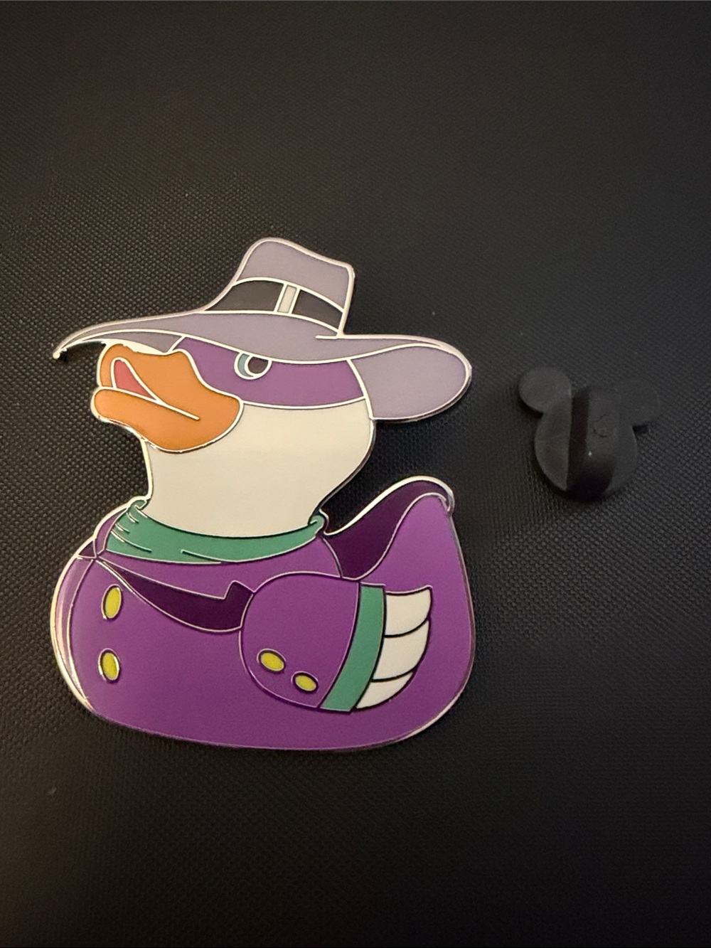 Disney darkwing duck pin